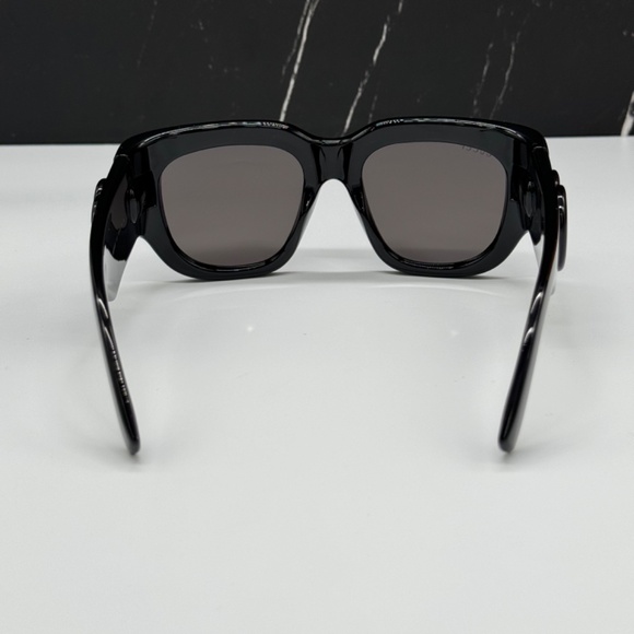 NEW GUCCI OVERSIZED SQUARE WOMEN BLACK SUNGLASSES GUCCI - Picture 9 of 15